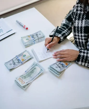 Brent petrol fiyatları hızla yükseliyor